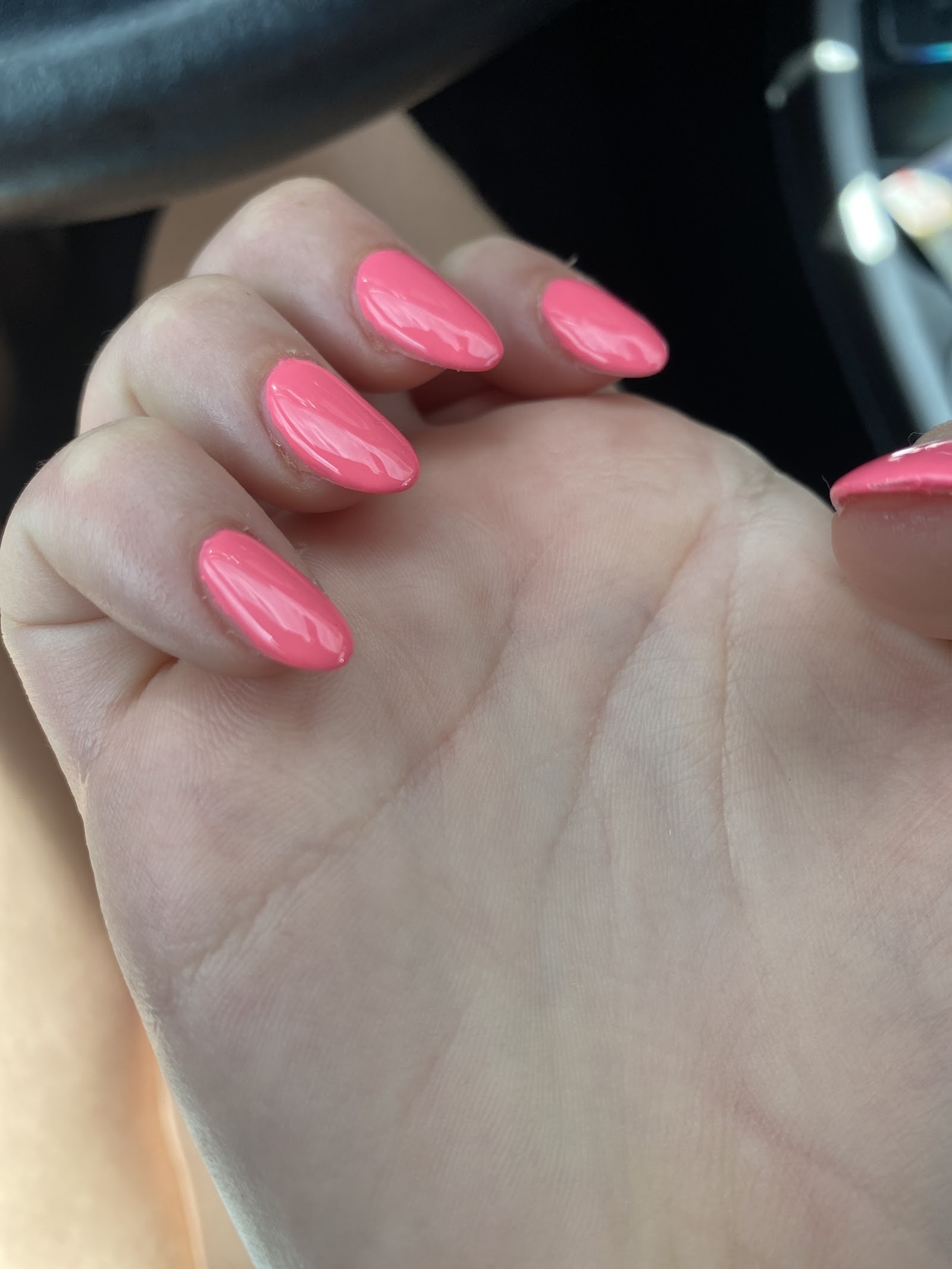 Modern Nails logo